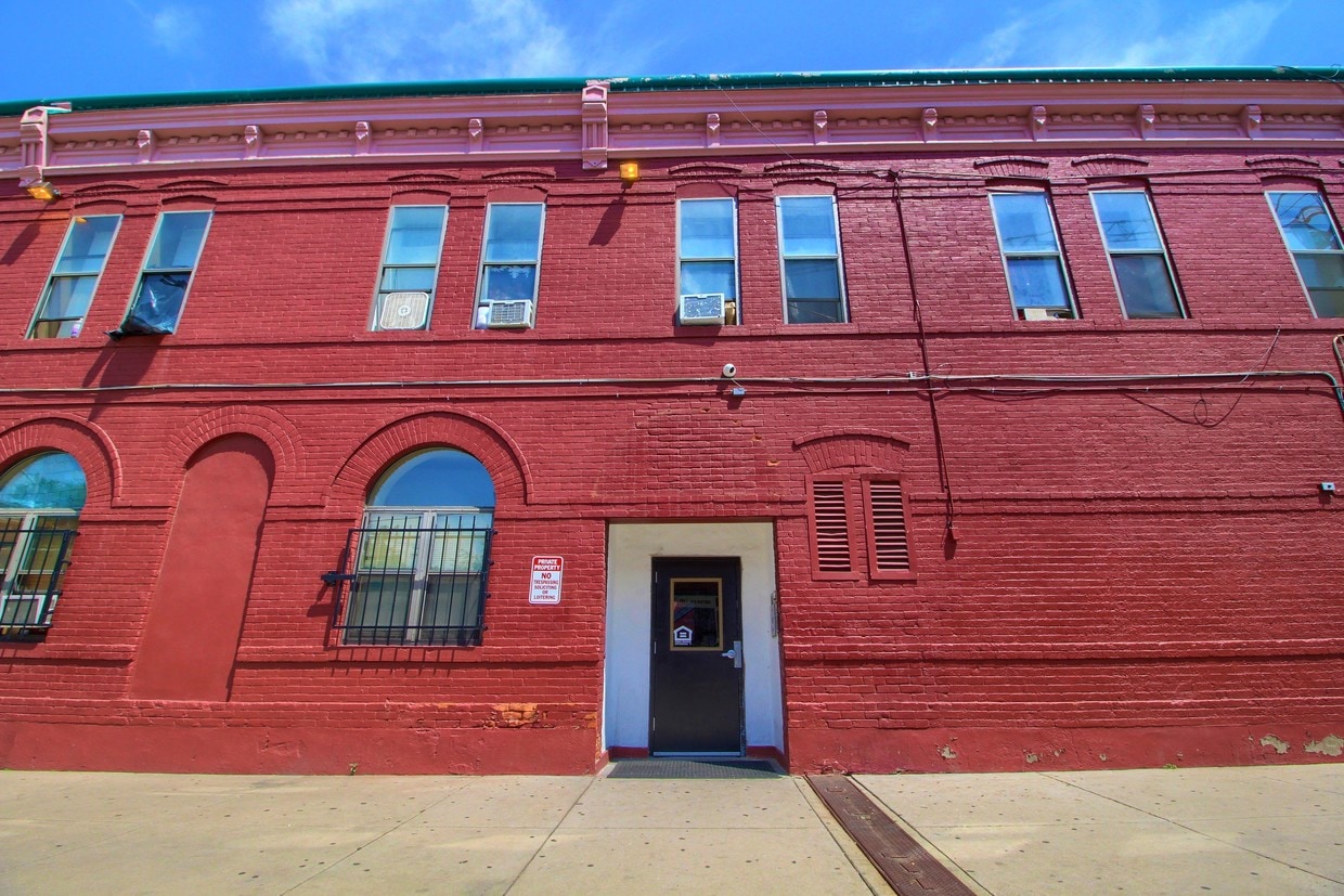 Primary Photo - Wise Harris Arms Apartments
