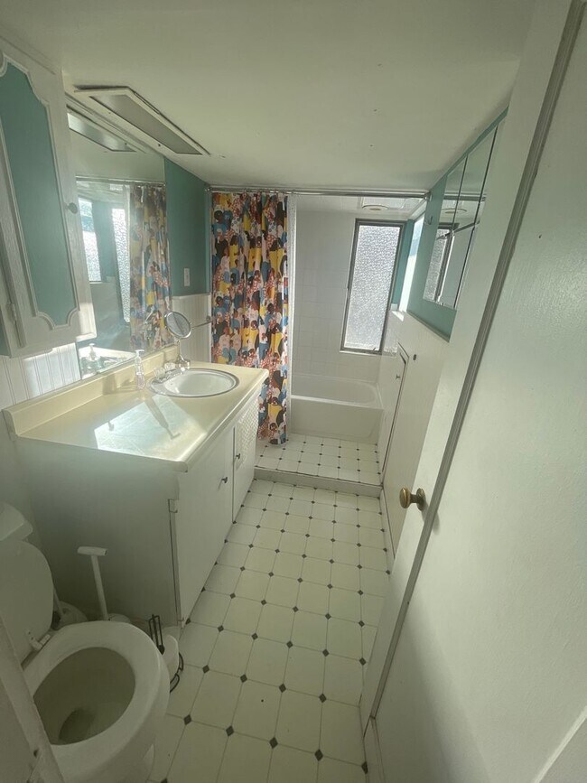 Building Photo - 1 Bedroom loft in Denver