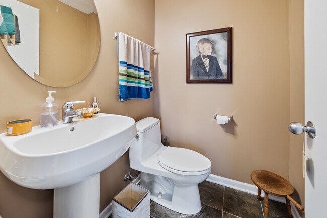 Foto del edificio - 1740 W Foster Ave
