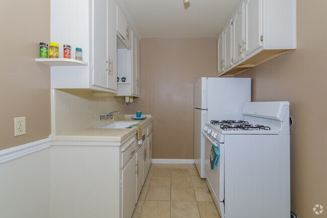 1HAB, 1BA - 9A - Braden Manor