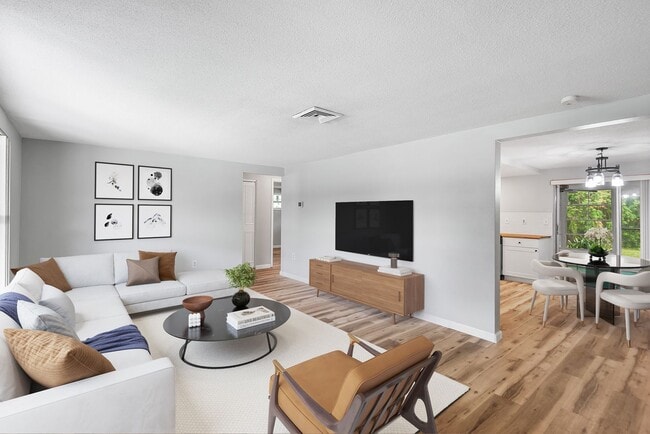 Building Photo - 7913 Raintree Dr