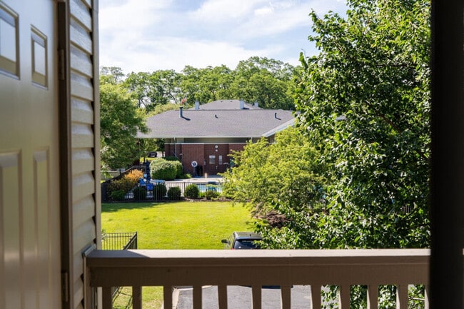 Building Photo - 149 Woodlake Blvd