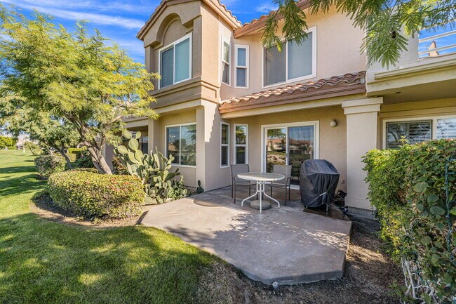 Foto del edificio - 78121 Crimson Ct