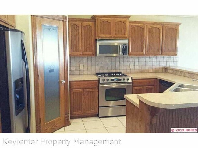 Building Photo - 3 br, 2 bath House - 2212 E Queens St
