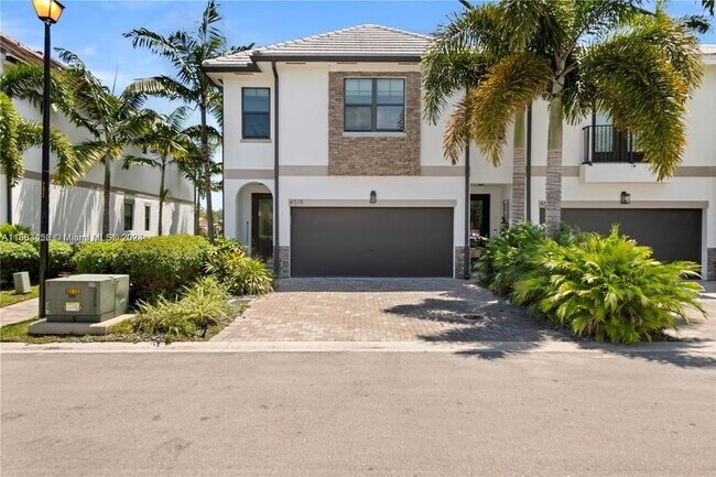 Building Photo - 4518 E Aqua Bella Ln