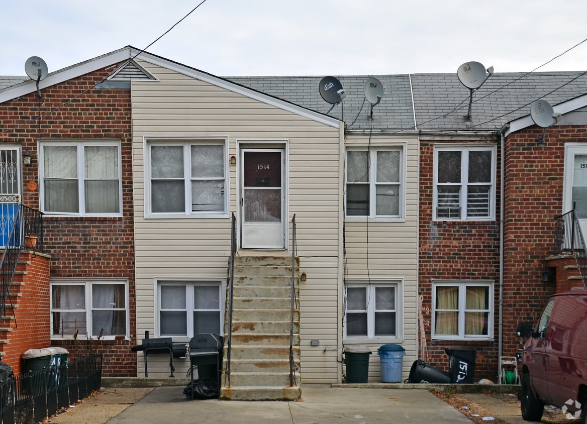 1514 Beach 12th St, Far Rockaway, NY 11691 Apartments in Far
