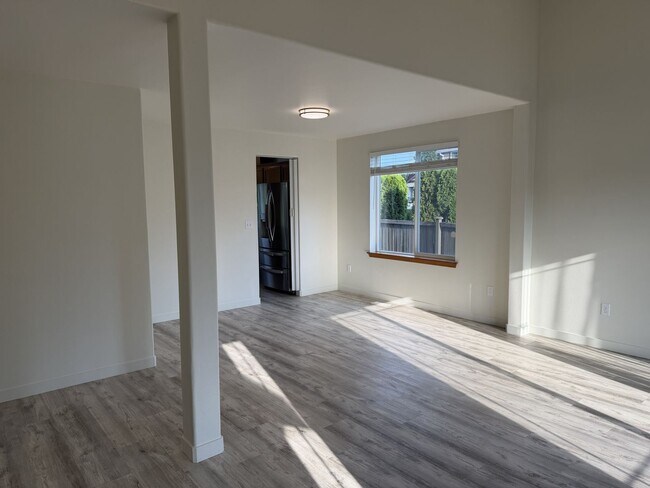 Building Photo - Crofton Hills 2 story