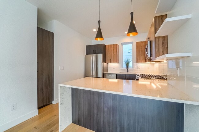 Building Photo - 2828 W 25th Ave