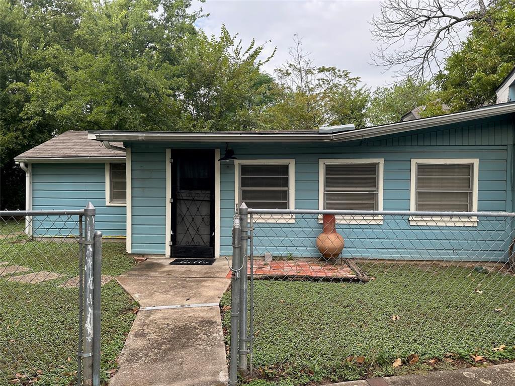 Foto principal - 402B W 11th St