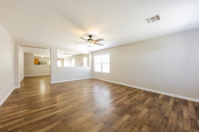 Building Photo - 11535 W Windrose Ave