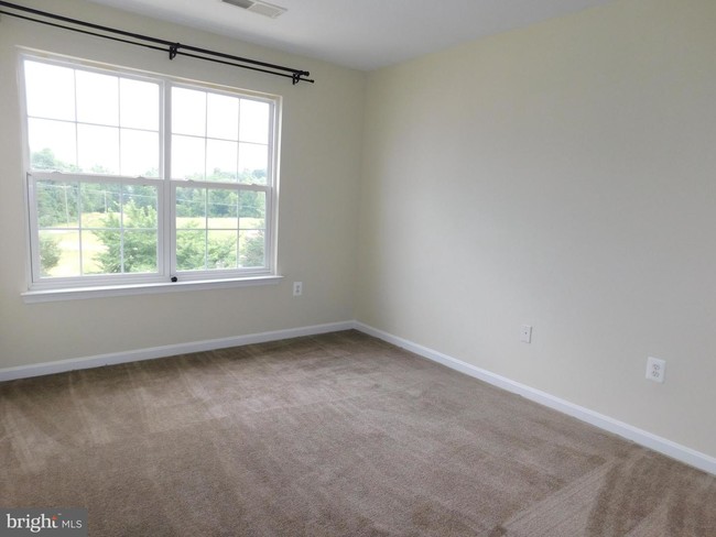 Building Photo - 1001 Lake Pelham Dr