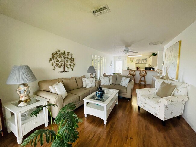 Foto del edificio - 25100 Sandhill Blvd