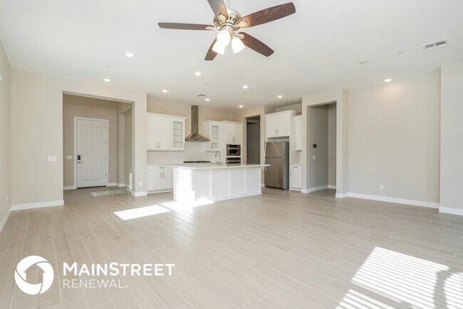 Building Photo - 14066 W Desert Flower Dr