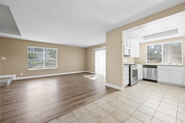 Building Photo - 1101 Golden Springs Dr