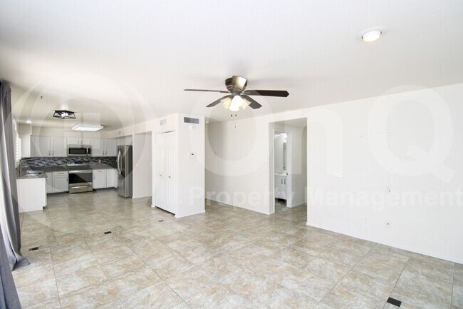 Building Photo - 4237 E Rockledge Rd