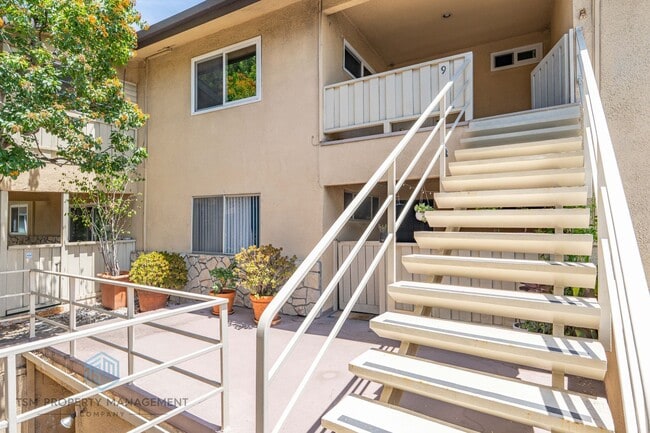 Building Photo - 2 Bedroom 2 Bath Condo in Pasadena!