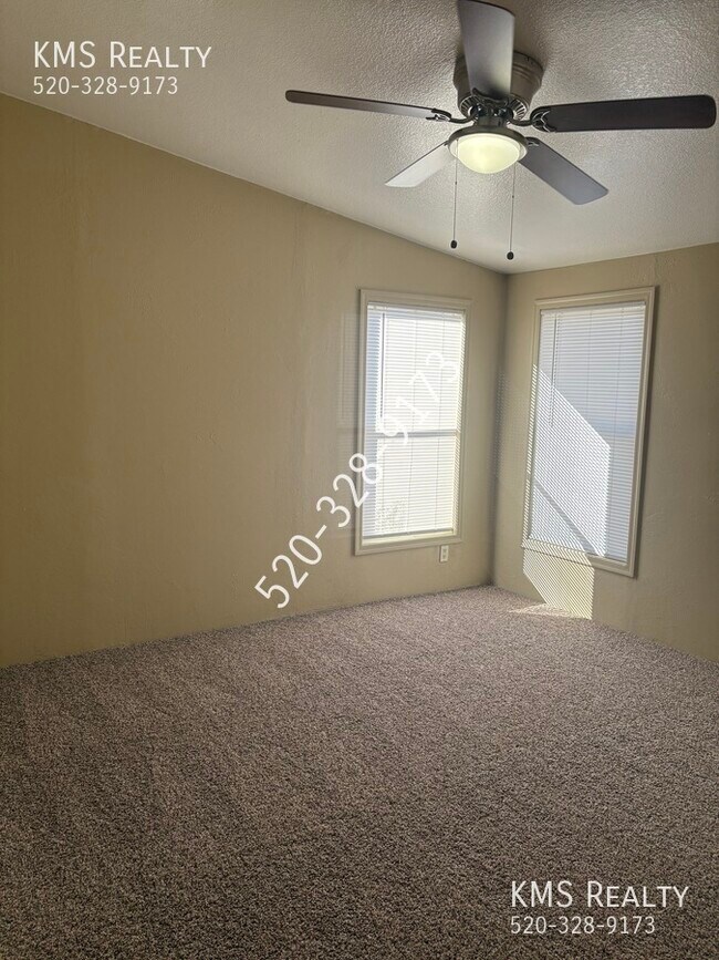 Building Photo - 5263 S Caitlin Way