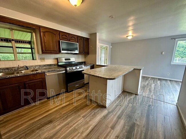 Building Photo - 319 Elfort Dr