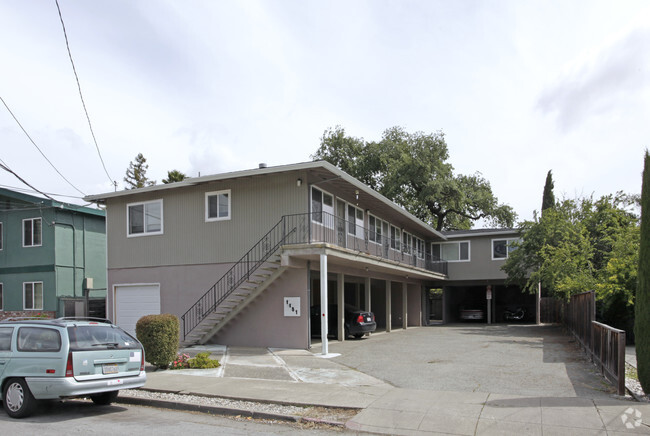 Building Photo - 1151 Davis St