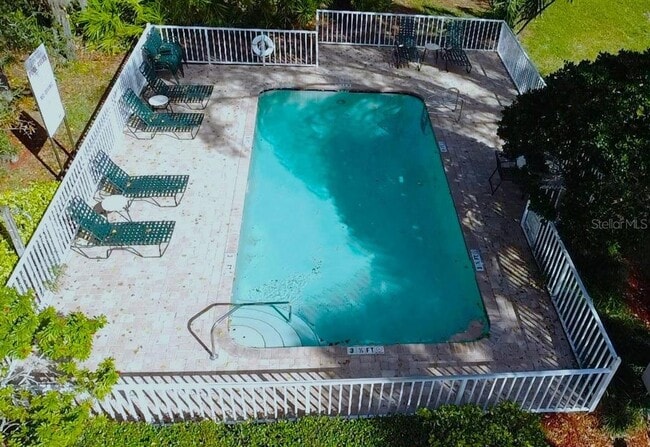 Building Photo - 2206 Andover Cir