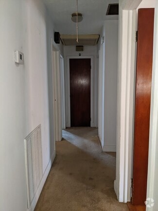 Building Photo - 17020 Morris Dr