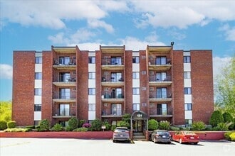 Building Photo - 131 Franklin St