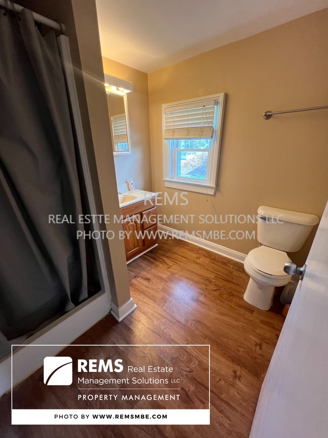 Building Photo - 222 Mill St