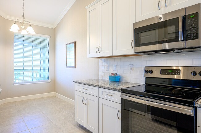 Kitchen - 9420 Benvenuto Ct
