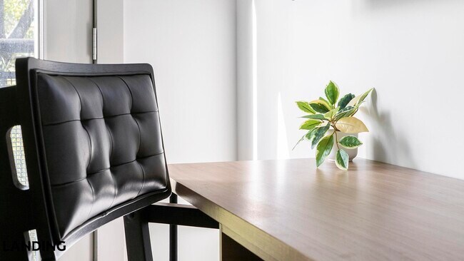 Building Photo - 49 Boulevard SE