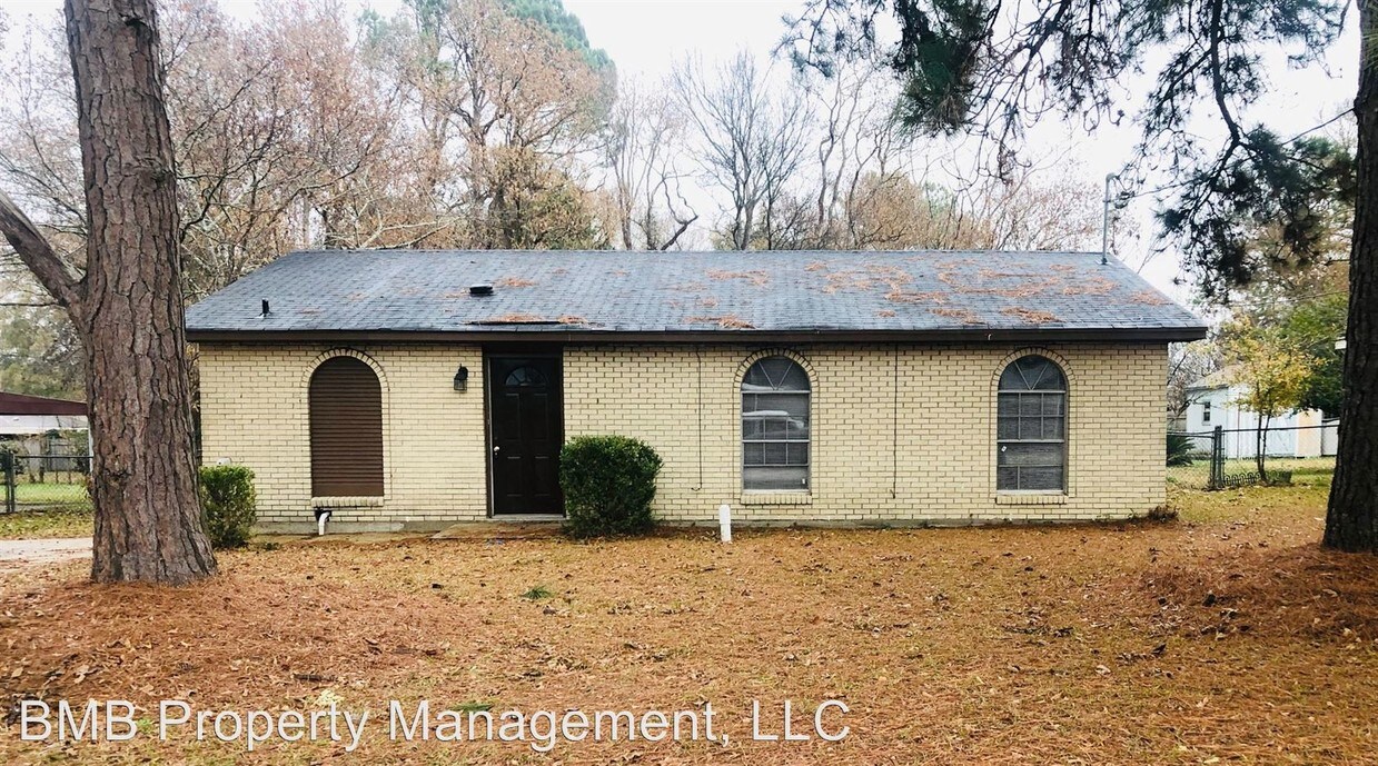 3 br, 2 bath House 552 Fieldbrook Drive House for Rent in