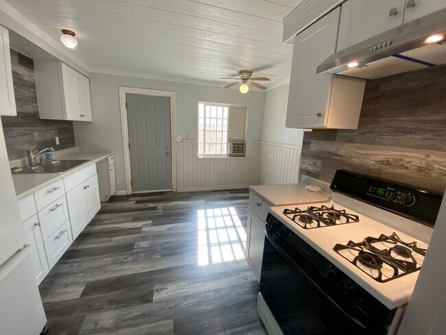 Building Photo - West Lancaster 3 bedroom