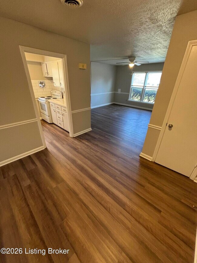 Building Photo - 2716 Riedling Dr