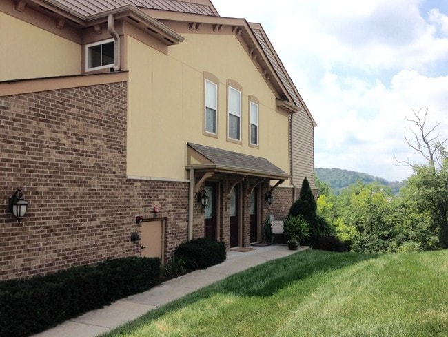 Building Photo - 2305 Rolling Hills Dr