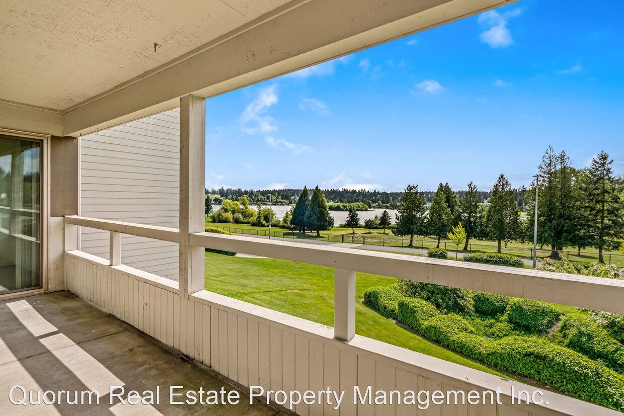 Primary Photo - 23501 Lakeview Dr