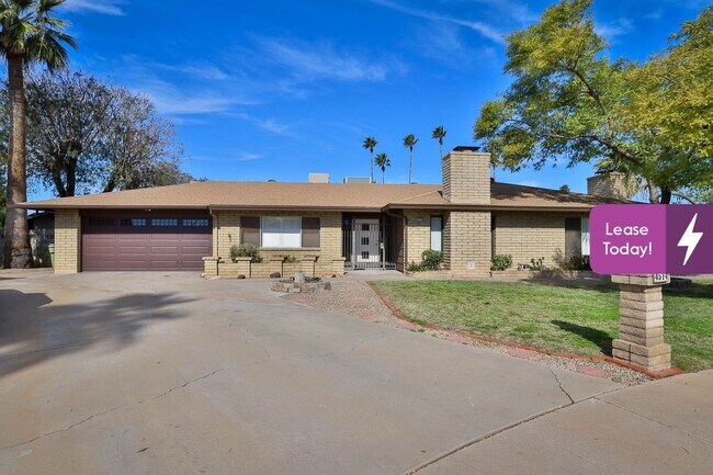 Building Photo - 4514 W Echo Ln