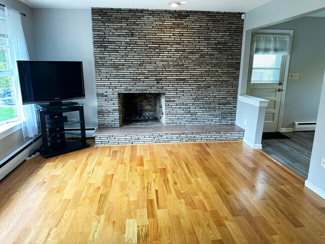 Living Room - 110 Dobson St