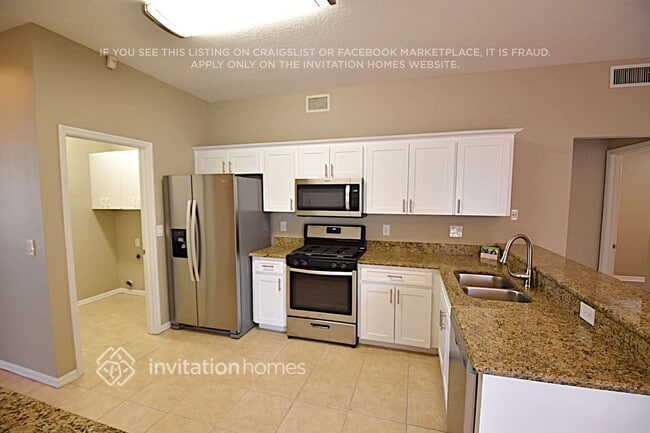 Building Photo - 1812 Cattleman Dr
