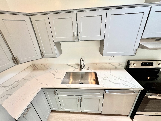 Photo - 859 W 43rd Pl House