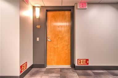 Foto del edificio - 255 W 5th St