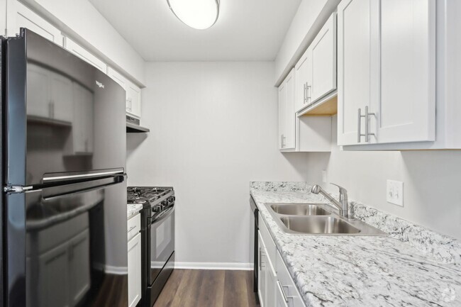 1 Bed 1 Bath Renovated - Kitchen - Mayfair Apartments