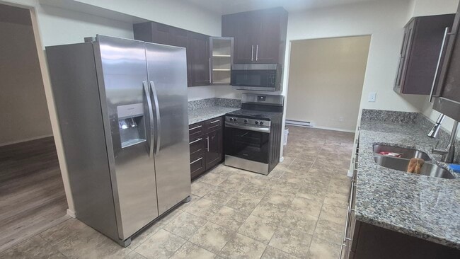 Building Photo - 8951 Tinker Loop