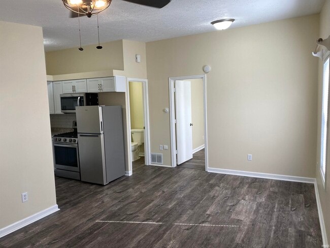 Building Photo - 1220 S Curry Pike
