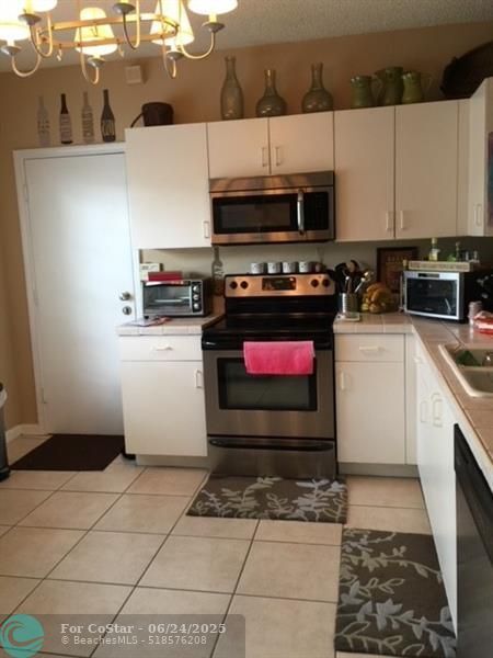 Foto del edificio - 9471 Bradshaw Ln