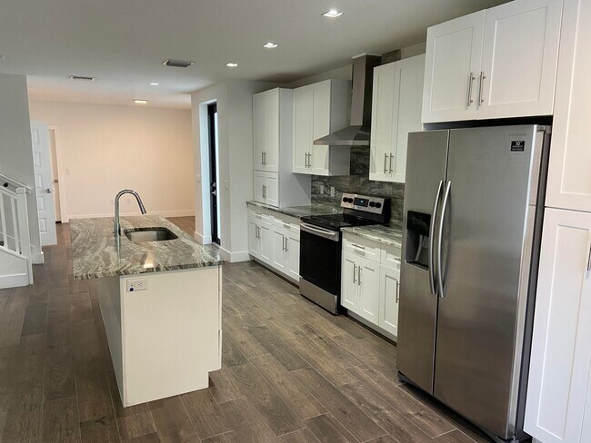 Building Photo - 353 Bella Sol Way