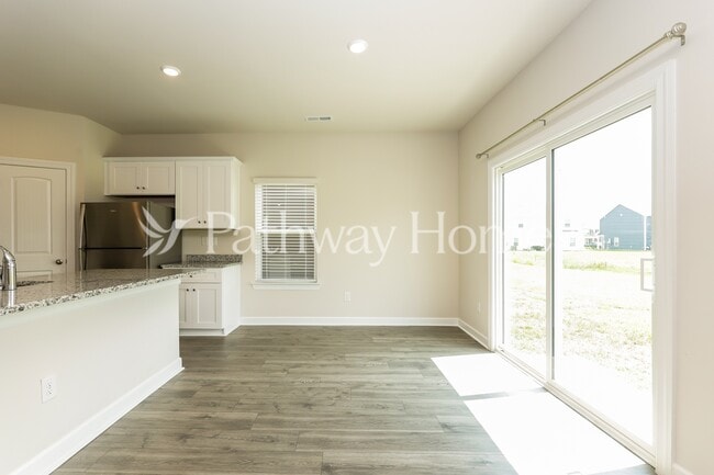 Building Photo - 3314 Quintana Dr