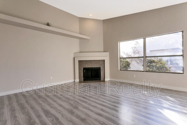 Building Photo - 6250 W Flamingo Rd