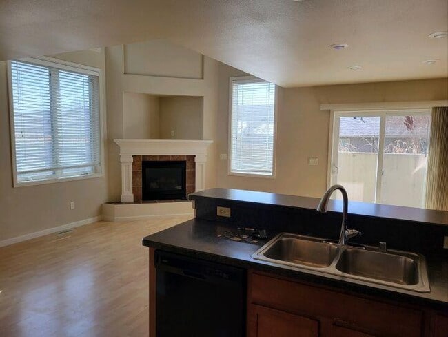 Building Photo - 2 bedroom in Billings MT 59105