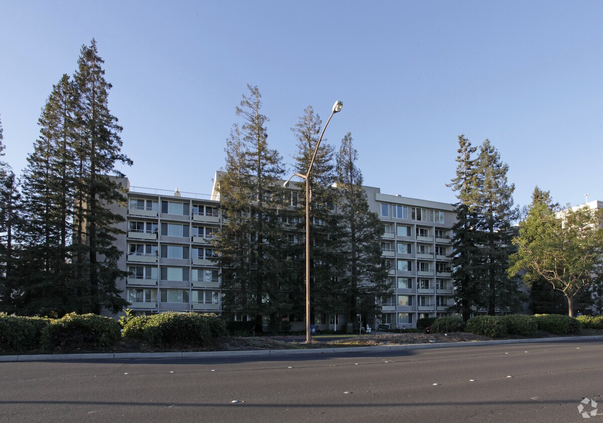 Foto del edificio - Casa De Redwood