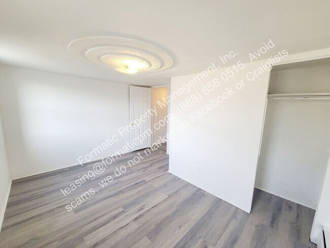 Foto del edificio - 173 Almond Ln