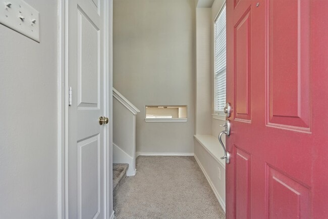 Building Photo - 10 Musgrove Pl